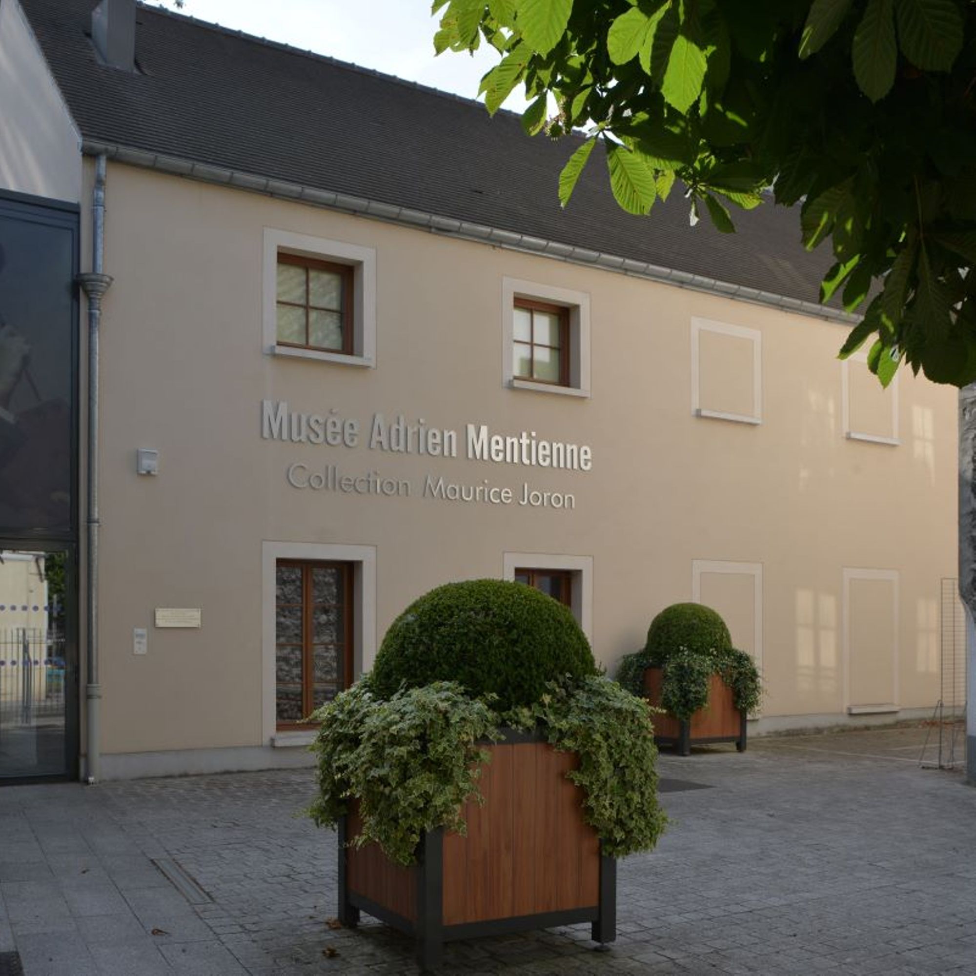 Découvrez l'espace Maurice Joron
